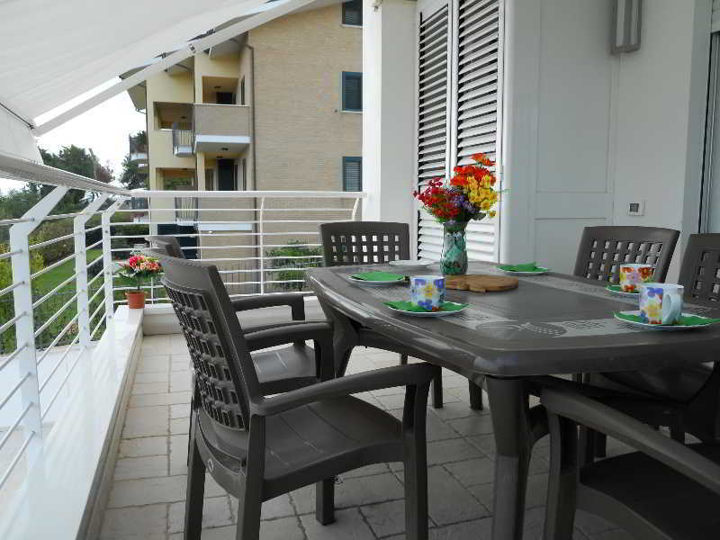 Cerrano Park Resort Пинето Екстериор снимка
