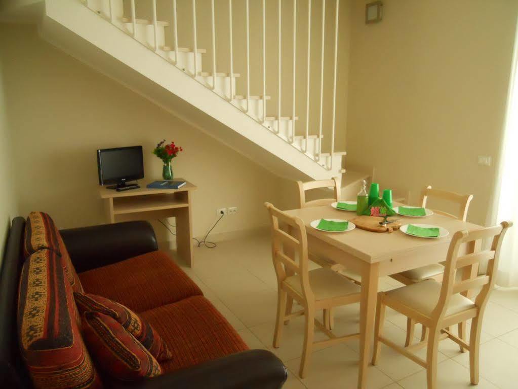 Cerrano Park Resort Пинето Екстериор снимка