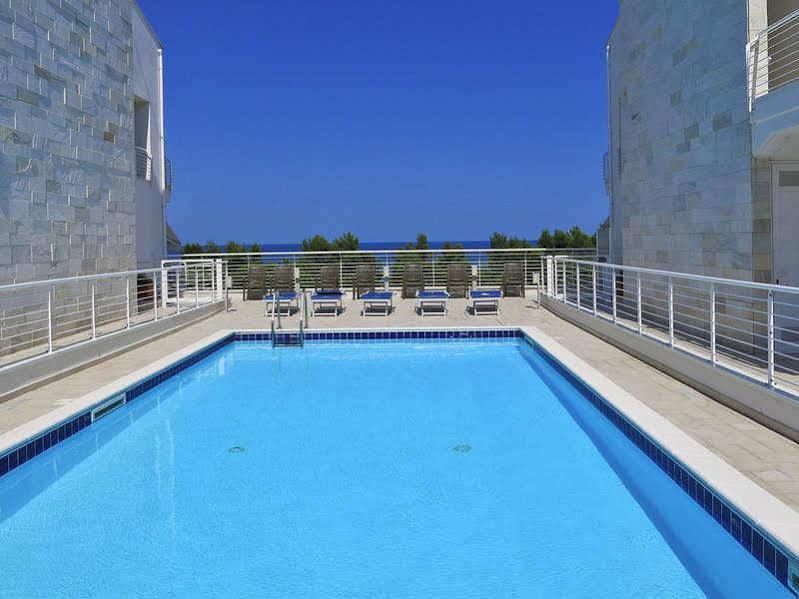 Cerrano Park Resort Пинето Екстериор снимка