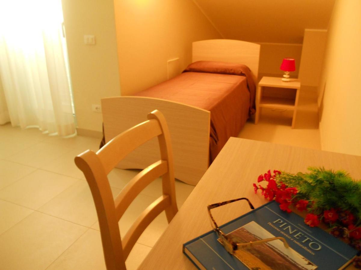 Cerrano Park Resort Пинето Стая снимка