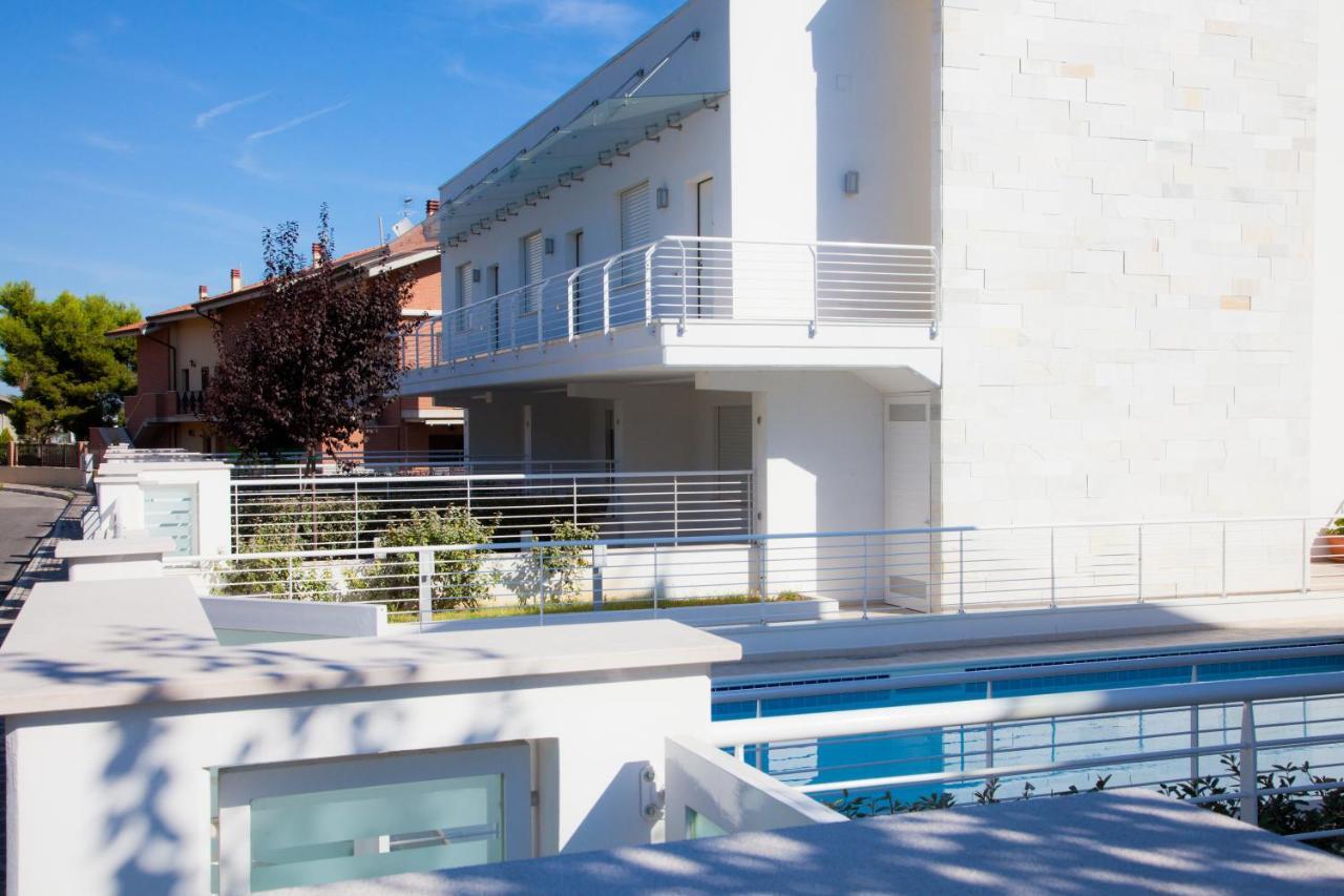 Cerrano Park Resort Пинето Стая снимка