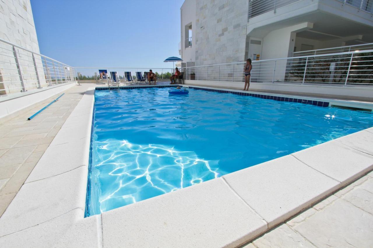 Cerrano Park Resort Пинето Стая снимка