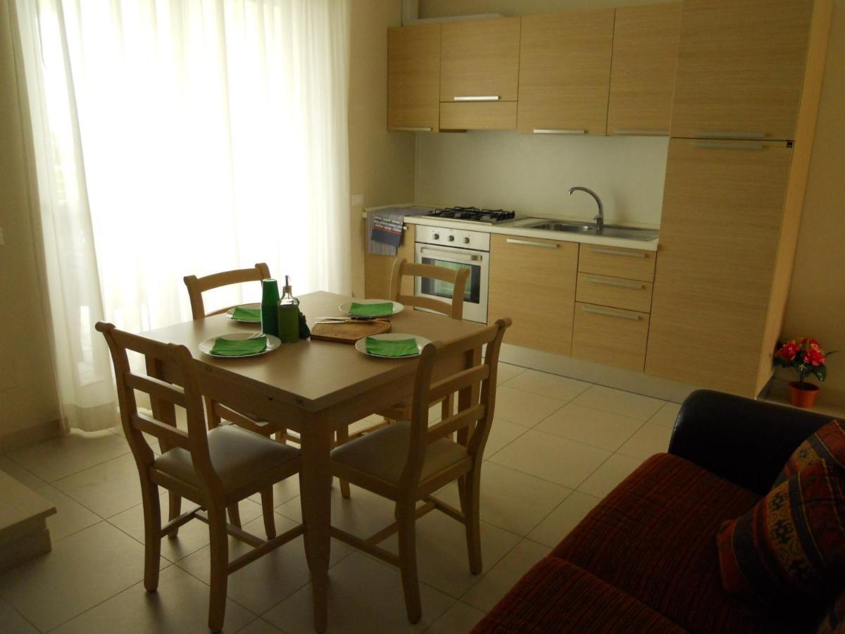 Cerrano Park Resort Пинето Стая снимка